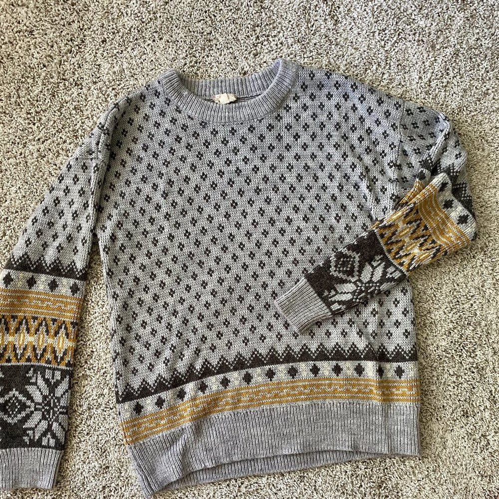 Women's Fairisle Sweater in Grey, White, and Yellow